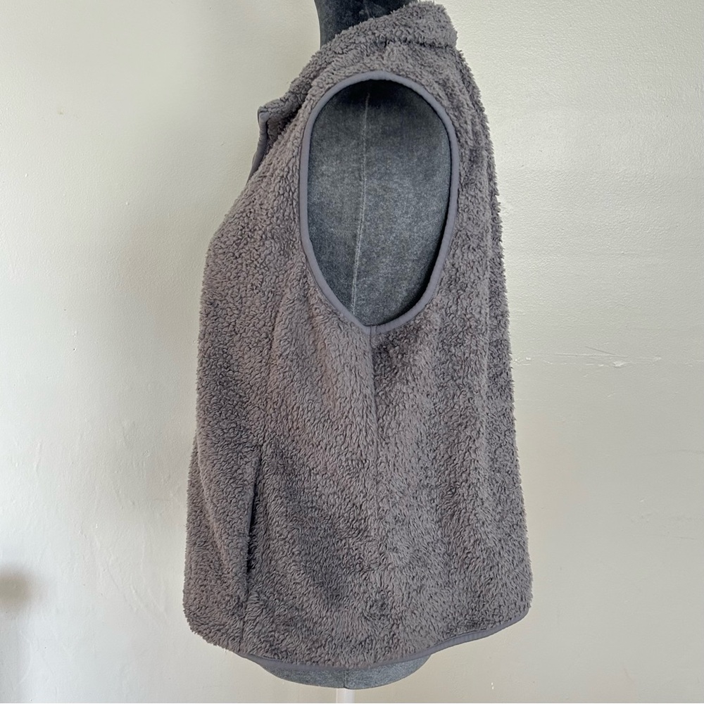 Cozy Gray Sherpa Vest - Picture 2 of 6